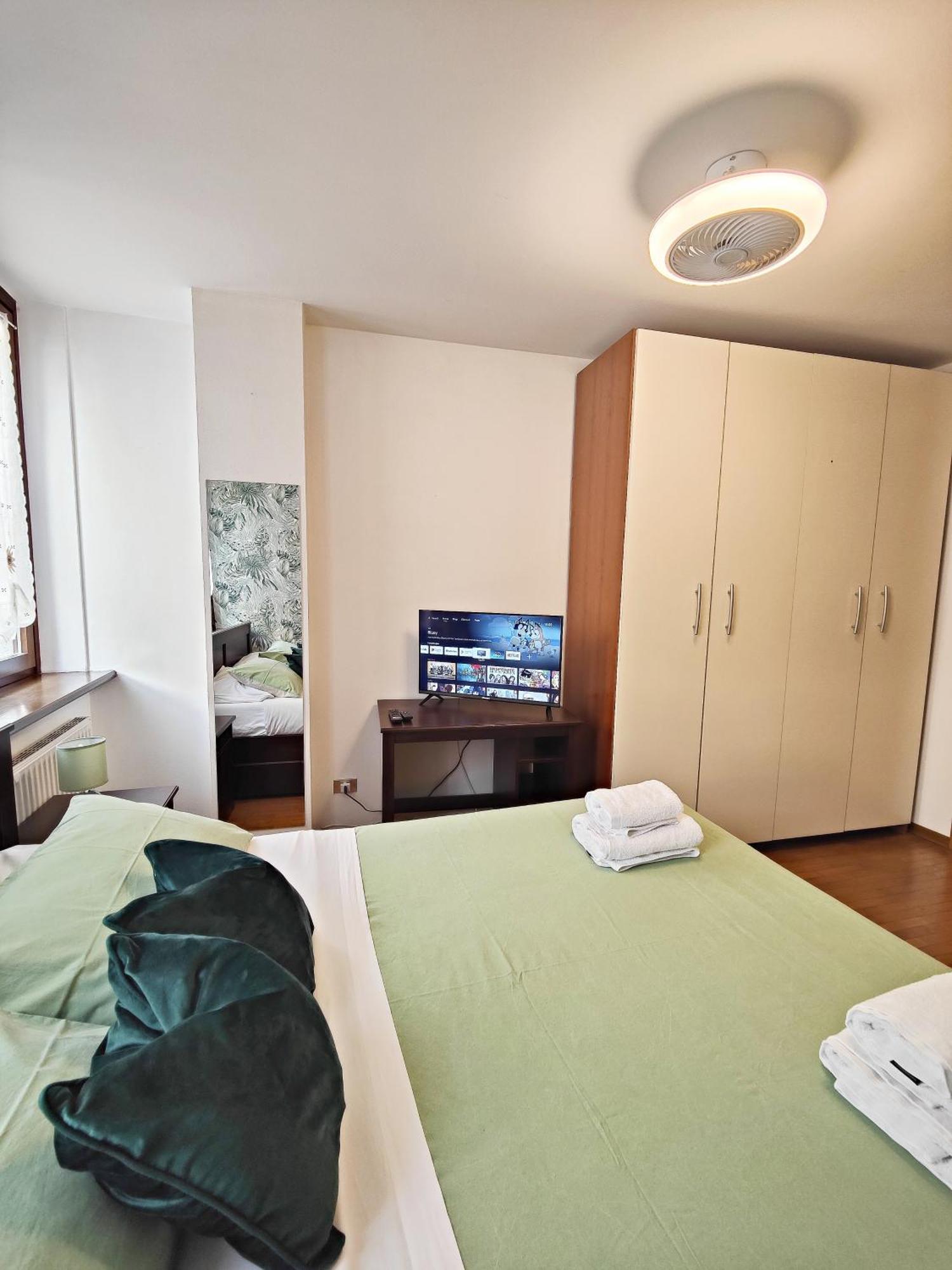 Le Case Di Sara Parking And Two Rooms In The Historic Center Udine Esterno foto