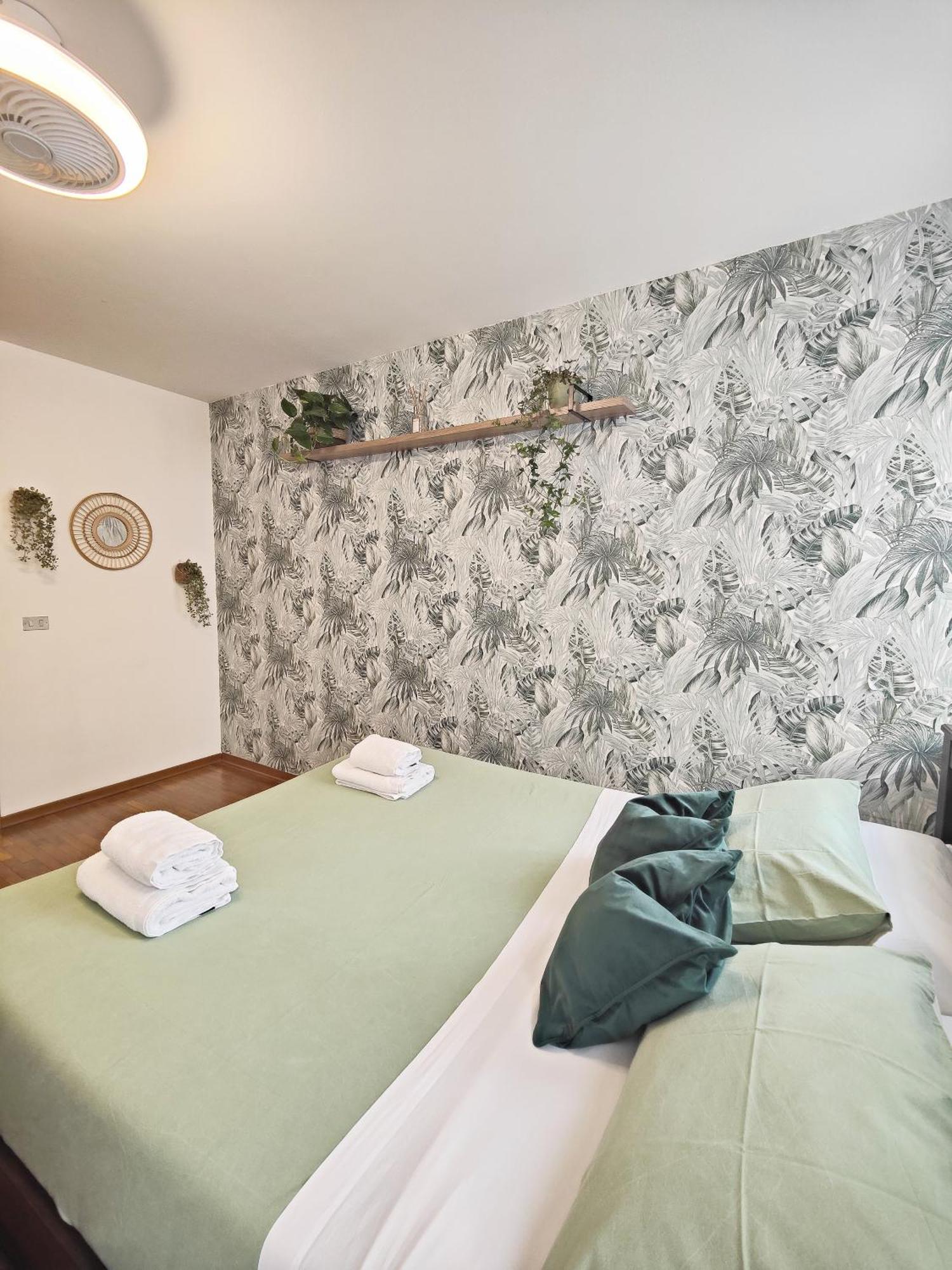 Le Case Di Sara Parking And Two Rooms In The Historic Center Udine Esterno foto